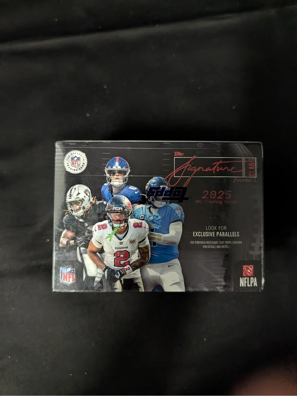 Topps Signature Series Football 2025 NFL Trading Cards Sealed Box